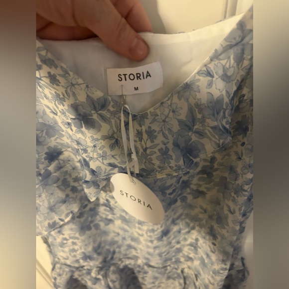 Red dress brand Storia Blue and white floral print mini dress size medium - Picture 6 of 6